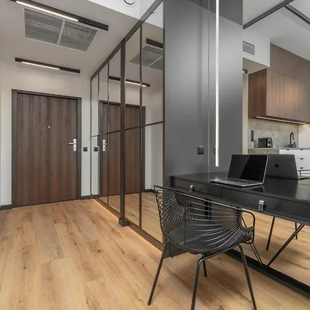 Hanza Tower Skyline Bath 24 Pool & Jacussi & Sauna