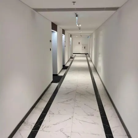 Hanza Tower Skyline Bath 24 Pool & Jacussi & Sauna アパート *