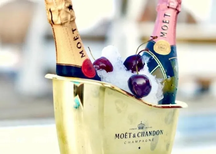 Hanza Tower Skyline Bath 24 Pool & Jacussi & Sauna